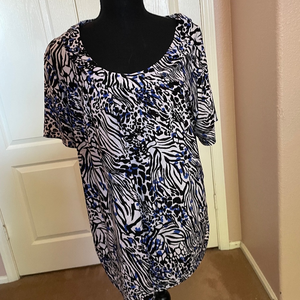 Short sleeve scoop neck print blouse